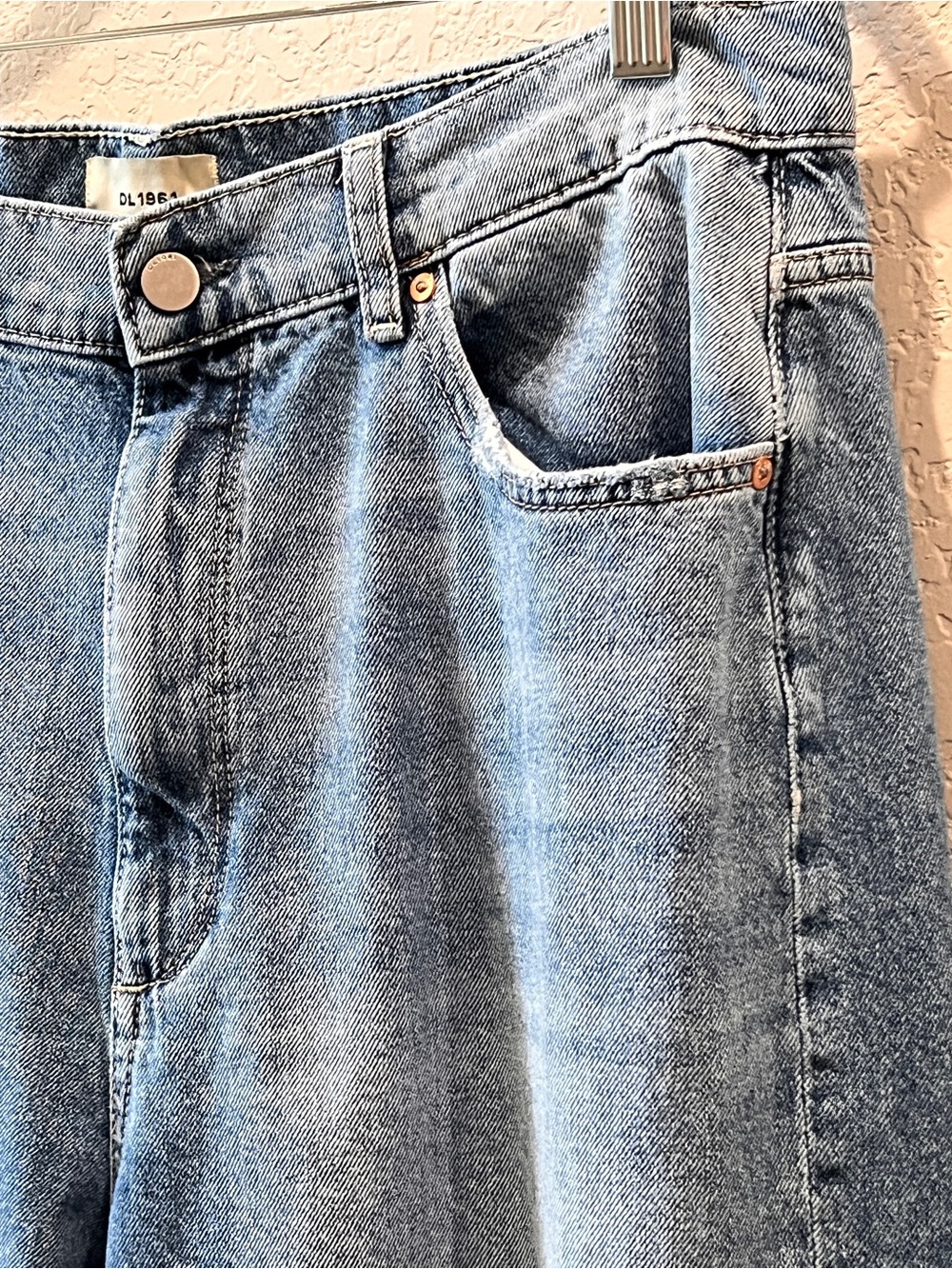 DL 1961 Ripped High Waist Wide Leg Crop Jeans Light Blue Wash Size 31/12 - Picture 7 of 16